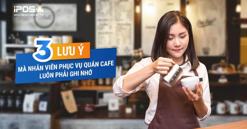 Một nhân viên trẻ đang phục vụ khách hàng tại một quán cà phê đông đúc